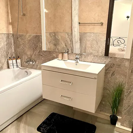 Ema Luxury Apartment Ultracentral Iasi Exterior photo