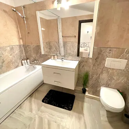 Ema Luxury Apartment Ultracentral Iasi Exterior photo