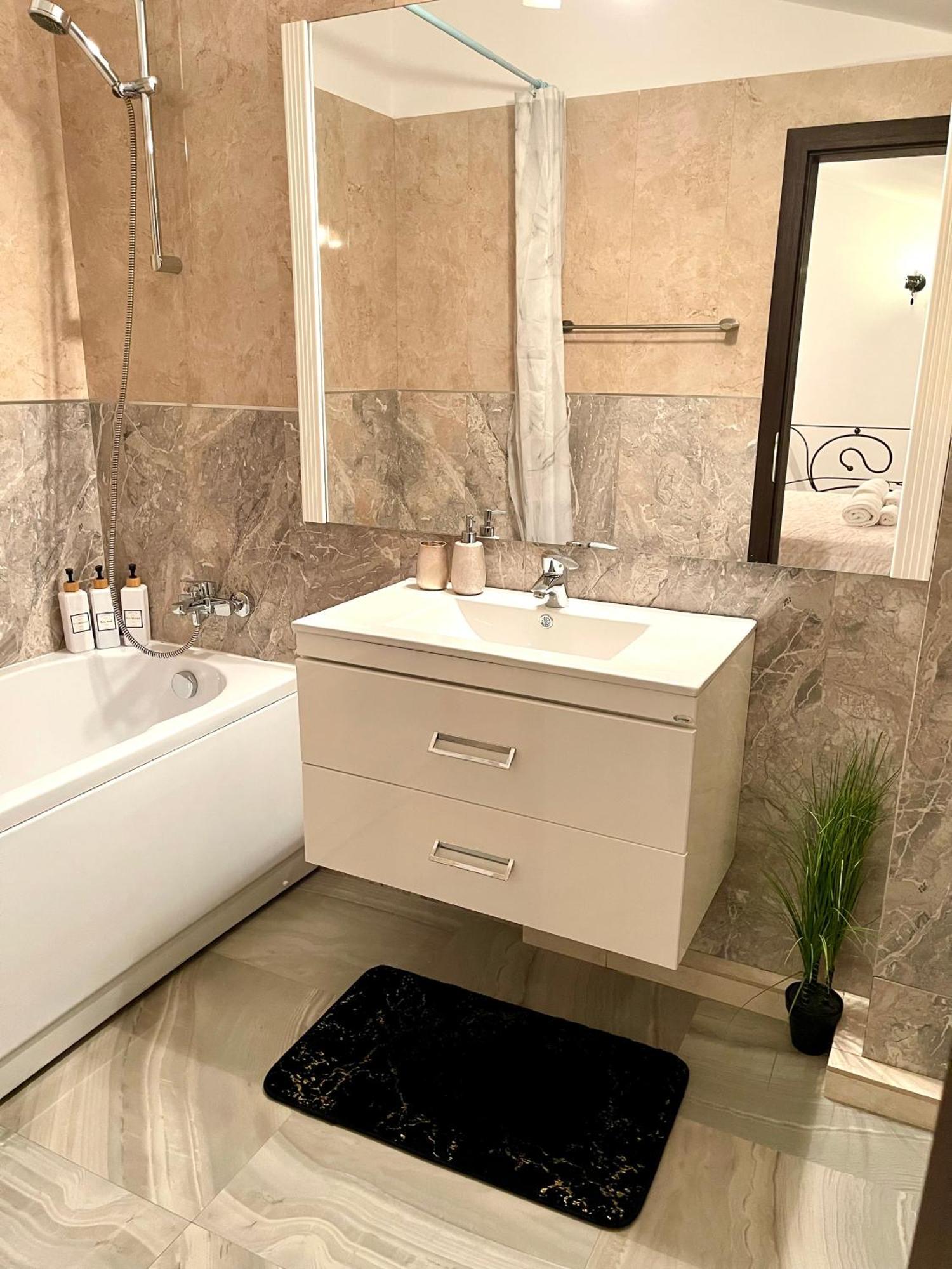Apartment Ema Luxury Ultracentral