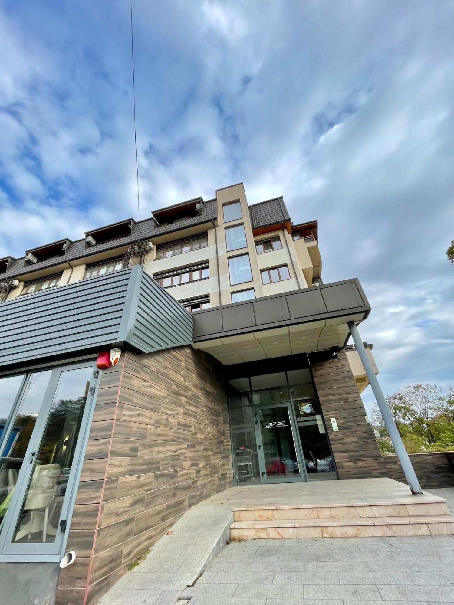 Ema Luxury Ultracentral